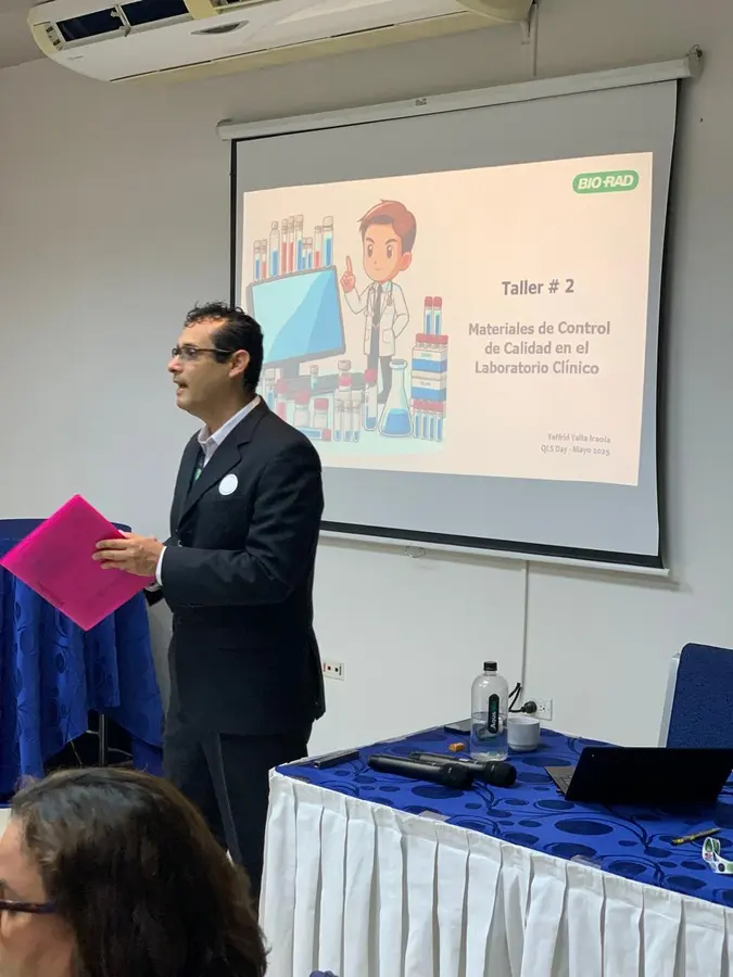 Expositor durante su presentación en el salón
